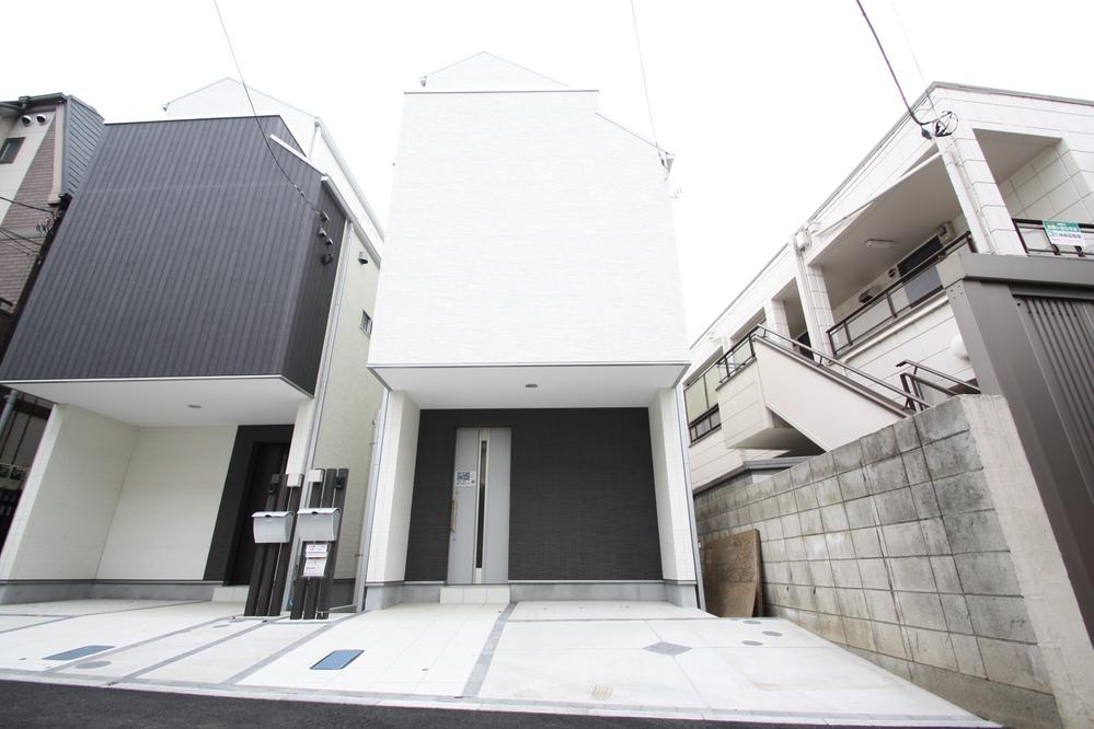 Local appearance photo. Local (April 2013) Shooting