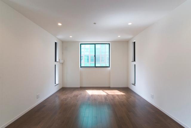 Same specifications photos (living)