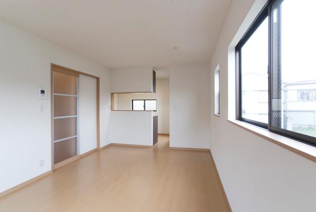 Same specifications photos (living)