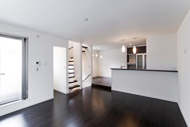 Same specifications photos (living)