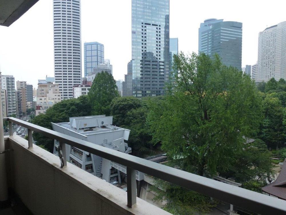 View photos from the dwelling unit