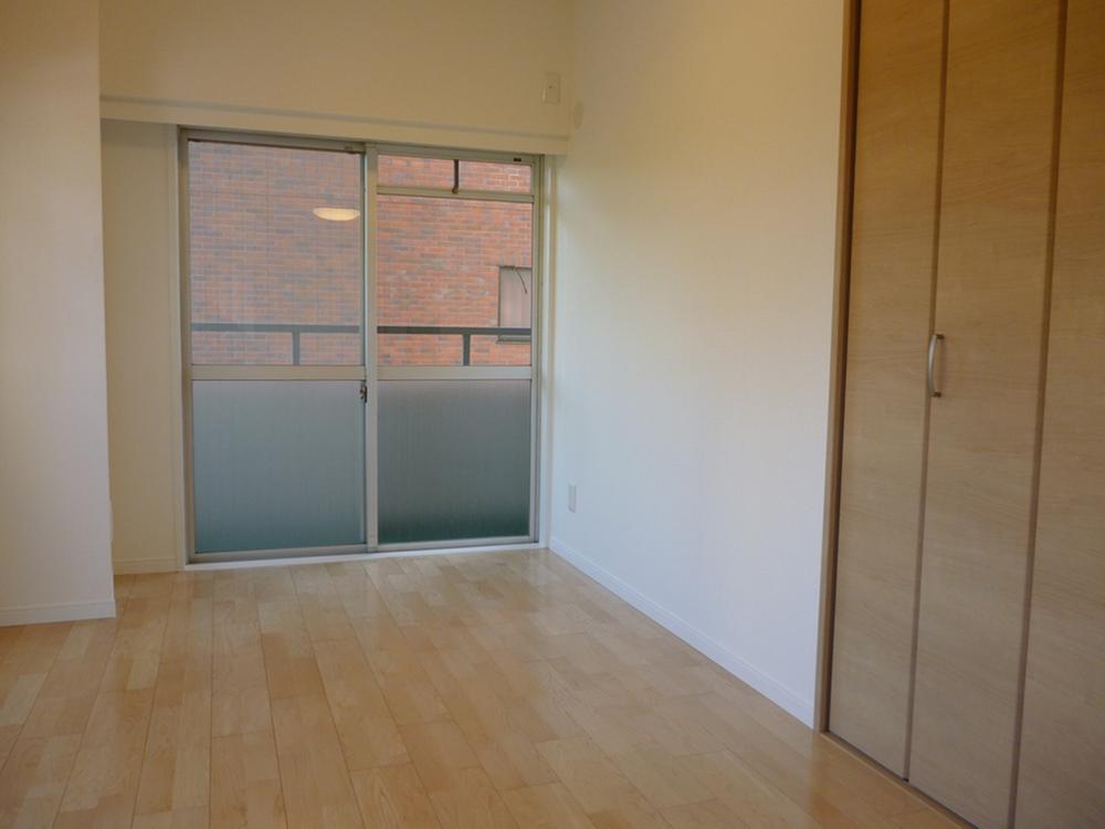 Non-living room. Western-style about 5 Pledge