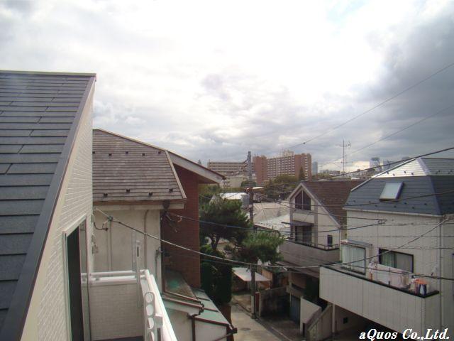 View photos from the dwelling unit. View from the site (October 2013) Shooting