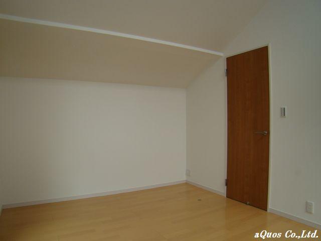 Non-living room. Indoor (10 May 2013) Shooting