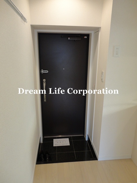 Entrance.  ※ In fact the we use the photos in the same building may be different. 