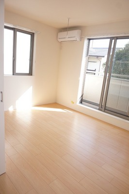 Other room space. Dihedral angle lighting room