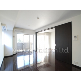 Living and room. Shoot the same type the fourth floor of the room. Specifications may be different.