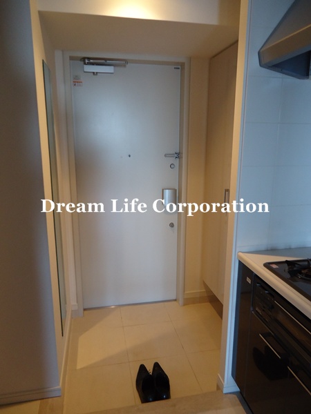 Entrance.  ※ In fact the we use the photos in the same building may be different. 