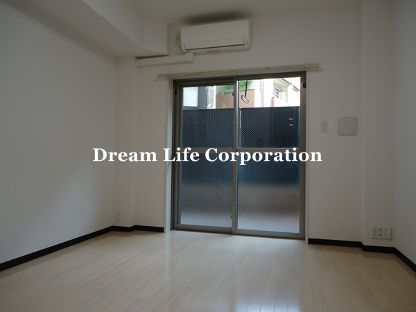 Other room space. ※ In fact the we use the photos in the same building may be different.