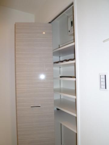 Receipt. Shoe box