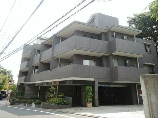 There are 2 photos