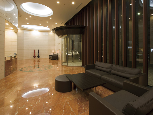 Shared facilities.  [Entrance hall] Elegant entrance hall, which was decorated with marble.