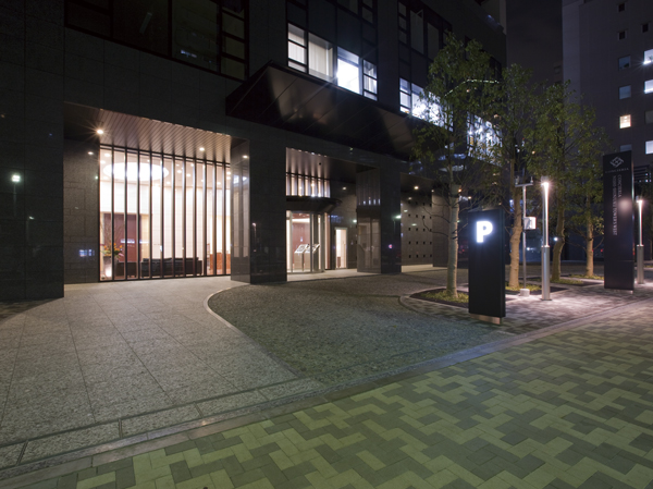 Features of the building.  [entrance] Provided with a porte-cochere, Sublime Entrance. (Or more each Property photos March 2008 shooting)