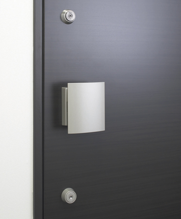 Security.  [Double Rock] Order to enhance crime prevention, Entrance door has a double lock specification that can be locked in the up and down two places. Because it takes also time trying to unlock illegally, It has been with the attempted rate of crime increases. (It is less than or equal to 2 points, January 2008 shooting model Room 80-BL type 3501 in Room of)