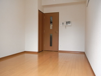 Other room space. Western-style room is 6.6 tatami flooring of the room