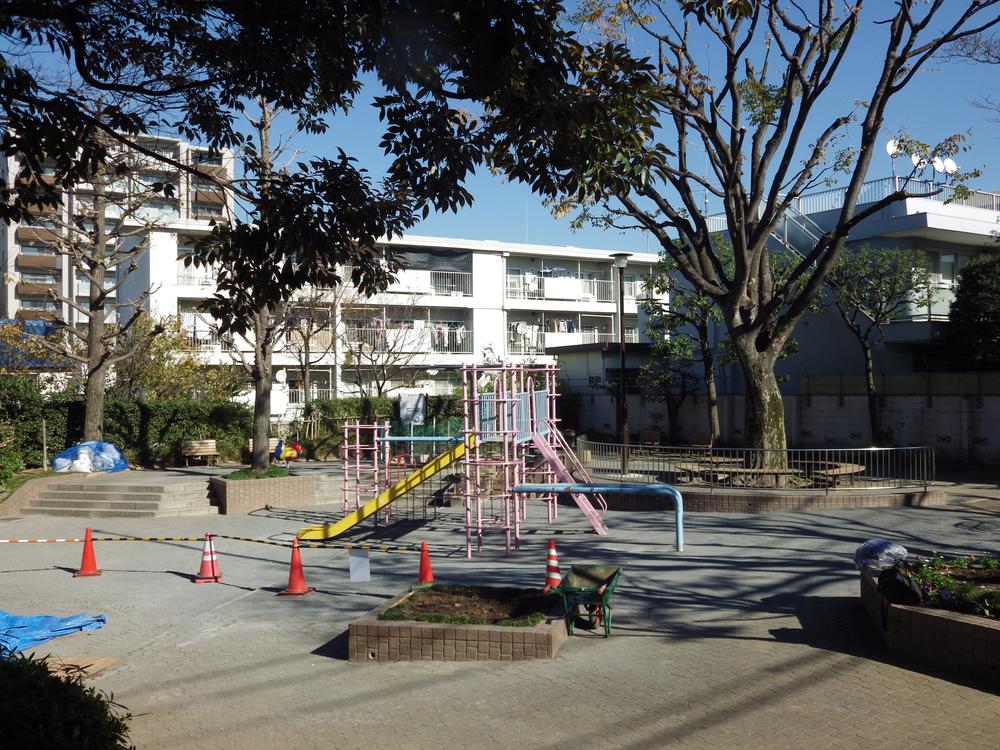 park. 230m until Yarai park