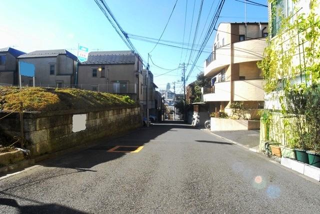 Local photos, including front road. Local (11 May 2013) Shooting