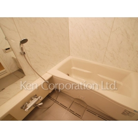 Bath. Shoot the same type second floor of the room. Specifications may be different.