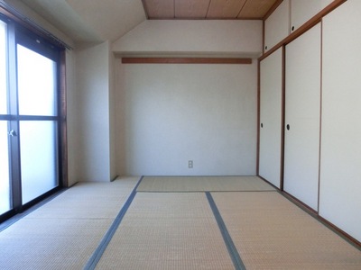 Other Equipment. Japanese-style rooms calm