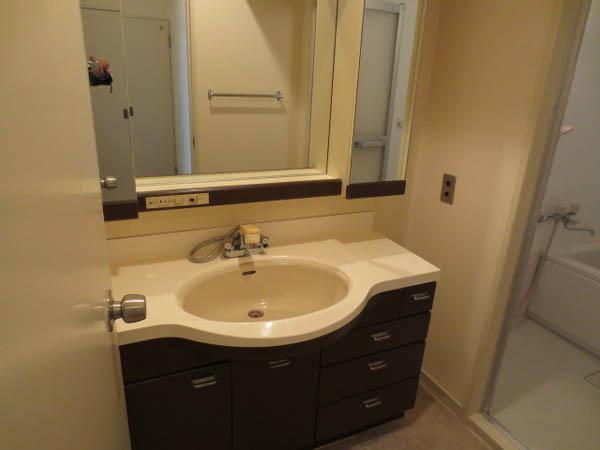 Wash basin, toilet