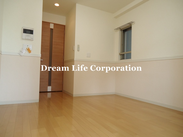 Other room space.  ※ In fact the we use the photos in the same building may be different. 