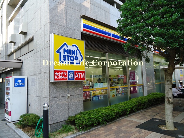 Convenience store. MINISTOP Shinjuku Garden street store up to (convenience store) 147m