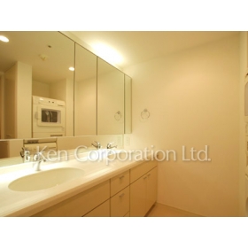 Washroom. Shoot the same type the 18th floor of the room. Specifications may be different.