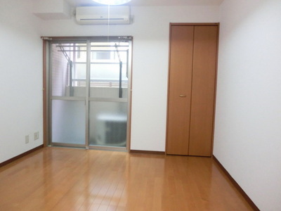 Living and room. Recommended floor plan to the student like