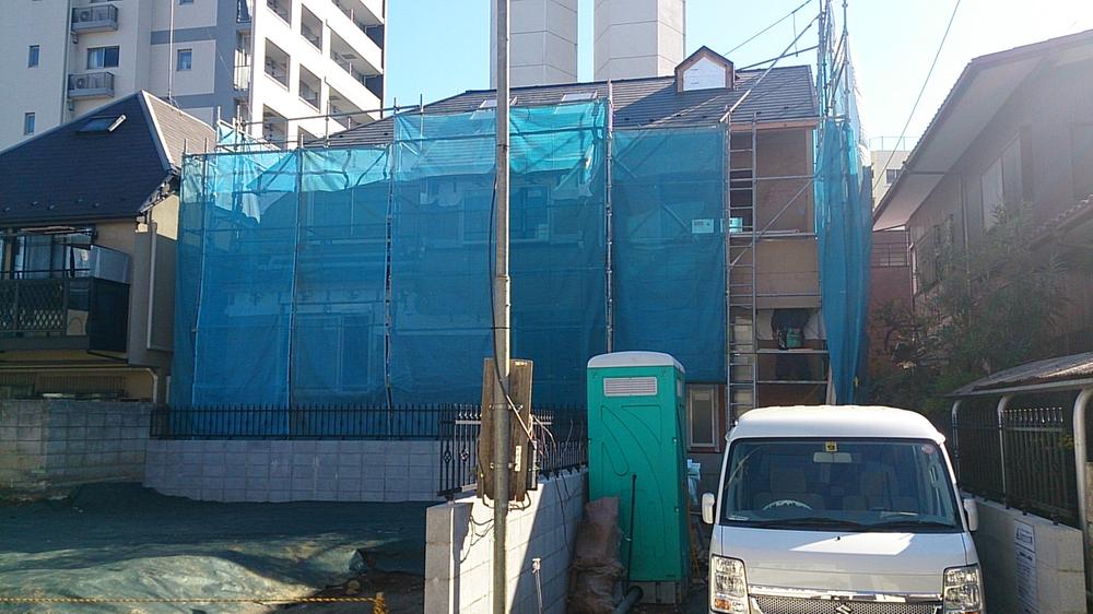 Local appearance photo. Local (12 May 2013) Shooting