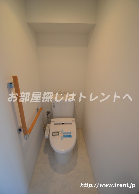 Toilet. It is a reference photograph of the same type of the 10th floor of the same building.