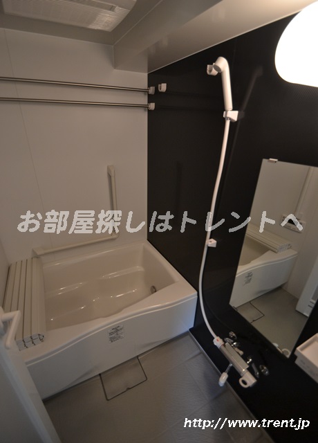 Bath. It is a reference photograph of the same type of the 10th floor of the same building.