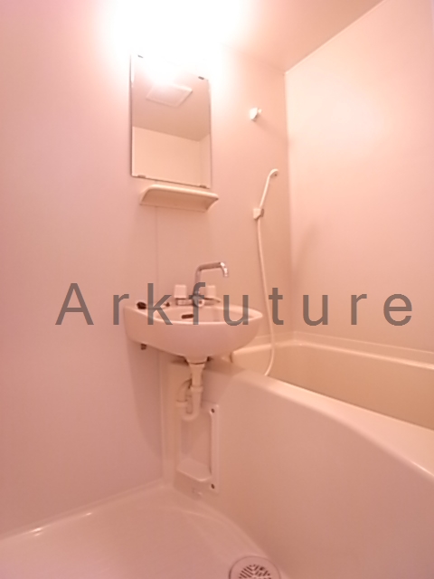 Bath. Popular bus Restroom! 