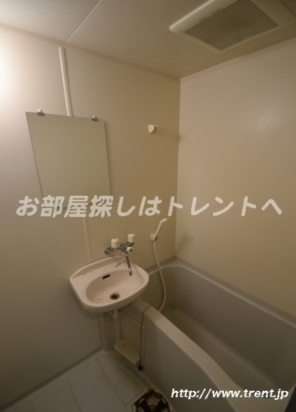 Bath. We are using a photo of the room of 1k type of the same building. As reference