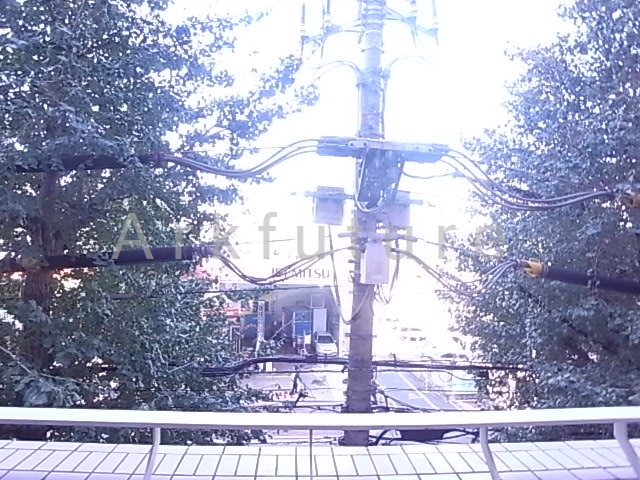 View. For the front road, Not blocked by the building!