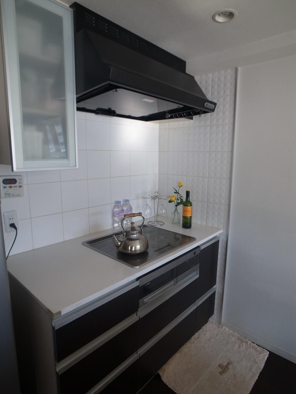 Kitchen. Indoor (12 May 2013) Shooting