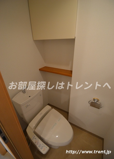 Toilet. It is a photograph of the 1R type of the fourth floor same building. Please see for reference.