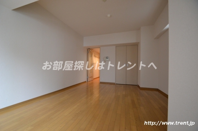 Living and room. 5F of the building, 1K is the type of photo. Please see for reference.