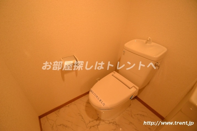 Toilet. 5F of the building, 1K is the type of photo. Please see for reference.
