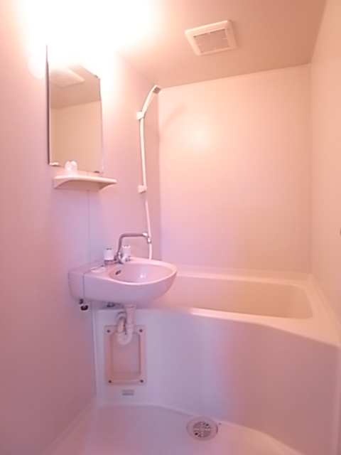 Bath. Popular bus Restroom! 