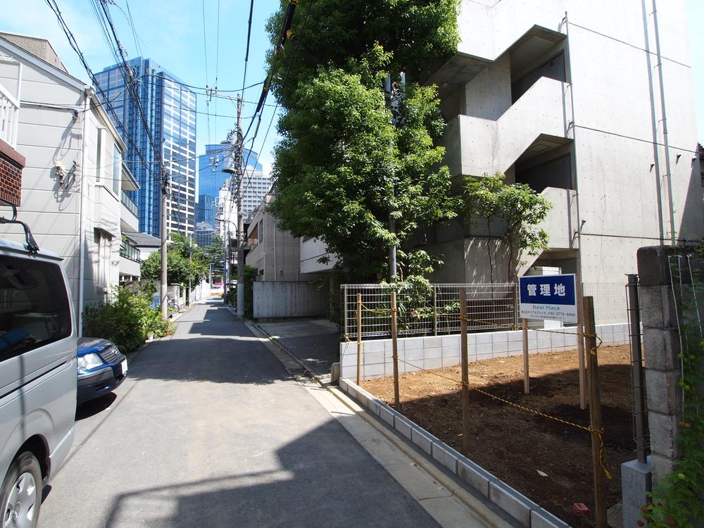 Local photos, including front road. Local (August 2013) Shooting