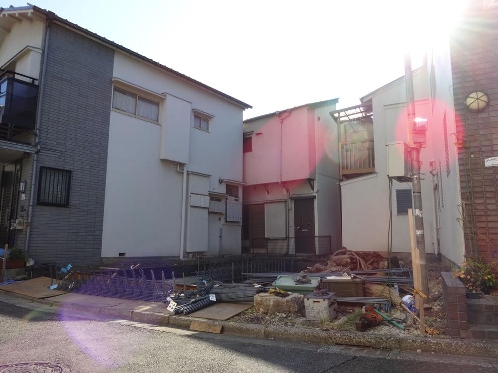 Local photos, including front road. Local (12 May 2013) Shooting