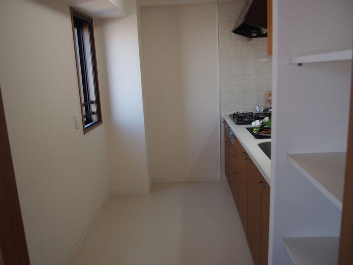 Kitchen. Indoor (12 May 2013) Shooting
