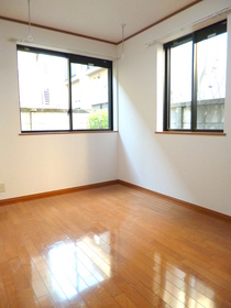 Living and room. Corner room two-sided lighting