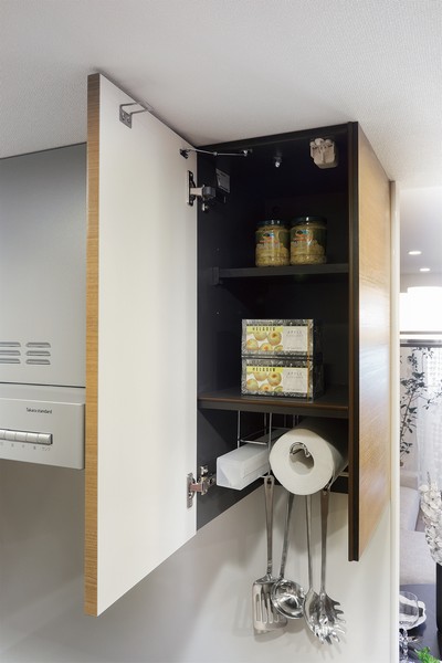 Kitchen hanging cupboard