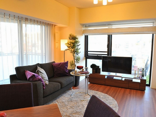 Building structure. Two-sided opening LD. Breadth of about 11.3 mat room is reserved. Picture windows open views to enjoy also been adopted (tree (MIDORI) type)