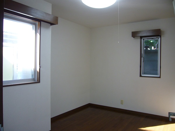 Living and room. Western-style 6 Pledge