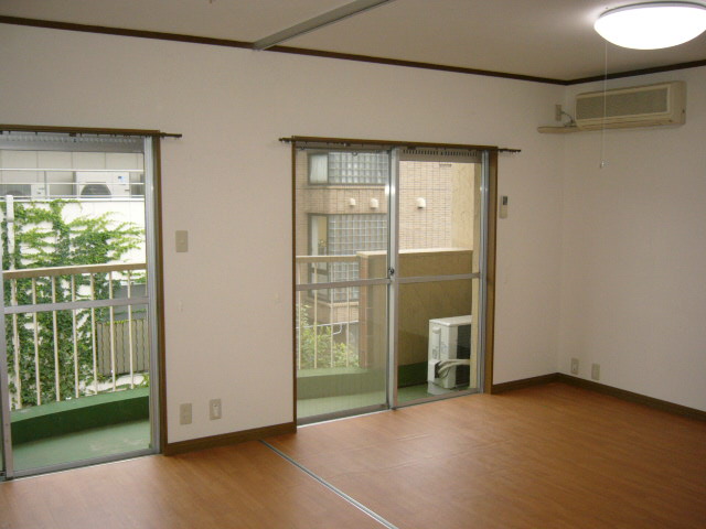 Living and room. The same type Sanko photo