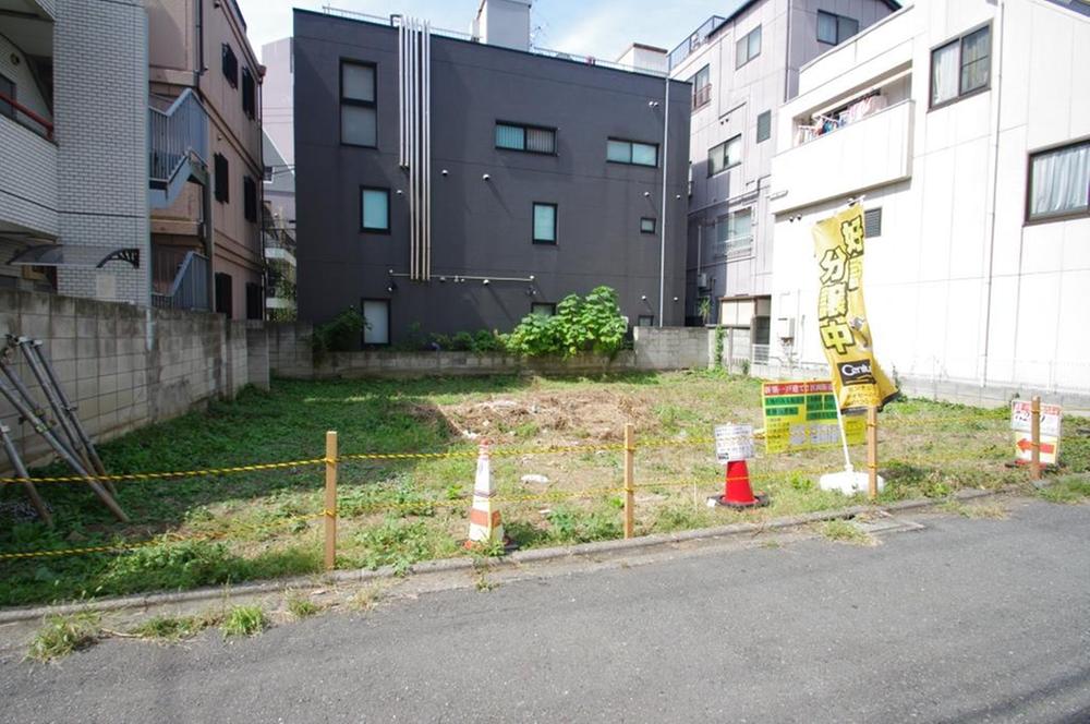 Local appearance photo. Local (10 May 2013) Shooting