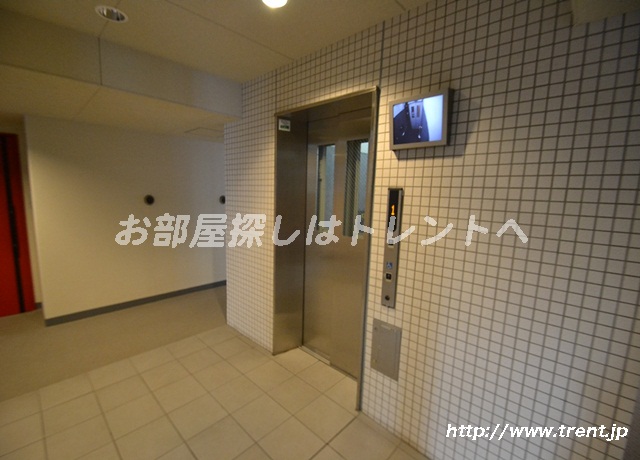 Other common areas. Inner hallway