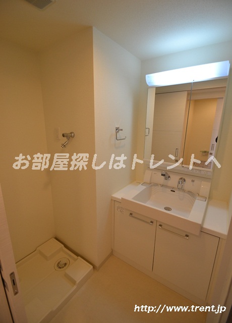 Washroom. It is a photograph of the 1R type of the same building. Please see for reference.